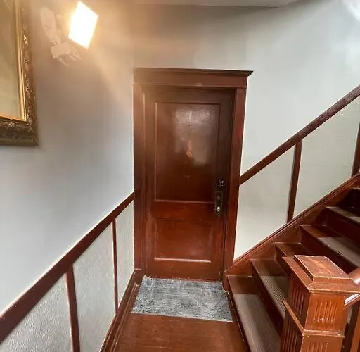 Fully Furnished 2br Near Oak Park I Utilities Included I Car Available