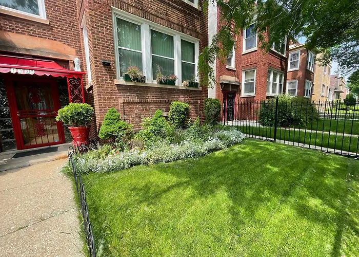 Fully Furnished 2br Near Oak Park I Utilities Included I Car Available Apartment