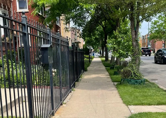 Fully Furnished 2br Near Oak Park I Utilities Included I Car Available *
