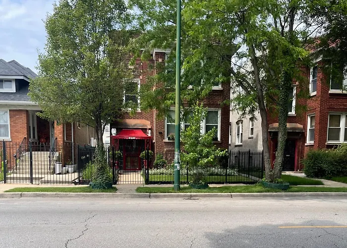 Fully Furnished 2br Near Oak Park I Utilities Included I Car Available Apartment Chicago